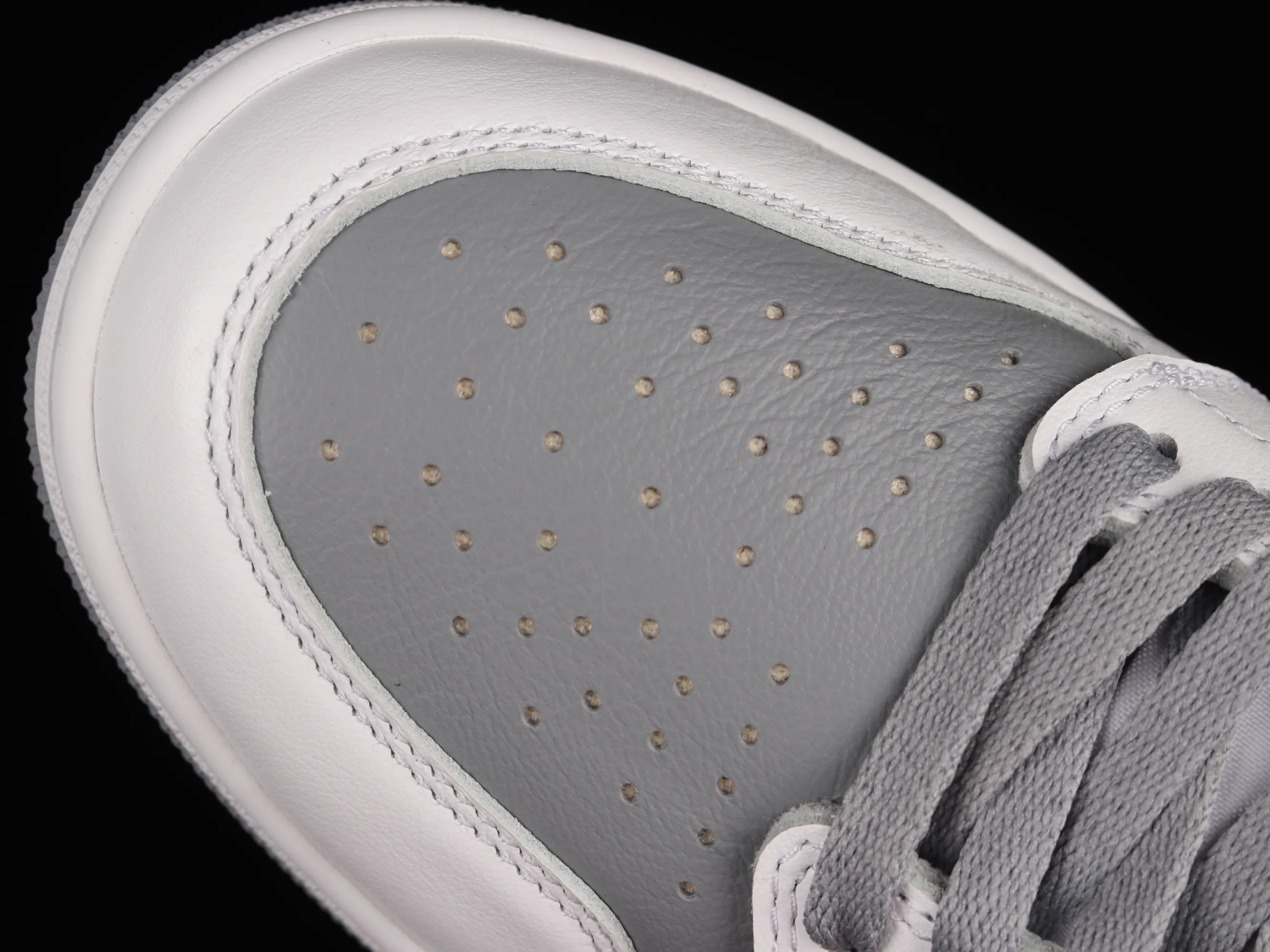 All categories Air Jordan Jordan series basketball shoes Air Jordan 1 High foreign trade version Air Jordan 1 High OG "Stealth" AJ1 Joe 1 white gray 555088-037